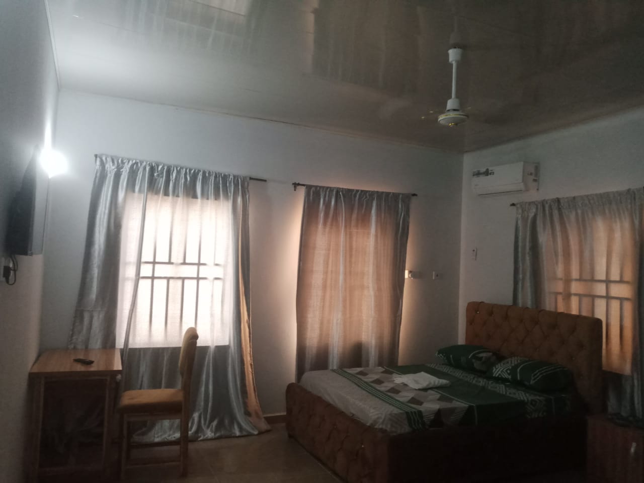 PRIMENEST EXECUTIVE SUITES